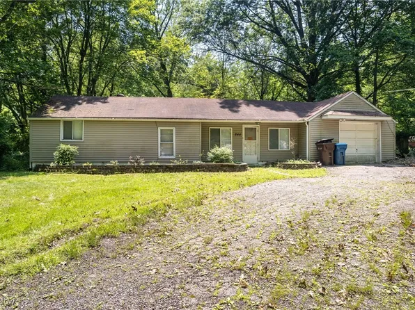 844 Renninger Rd, New Franklin, OH 44319