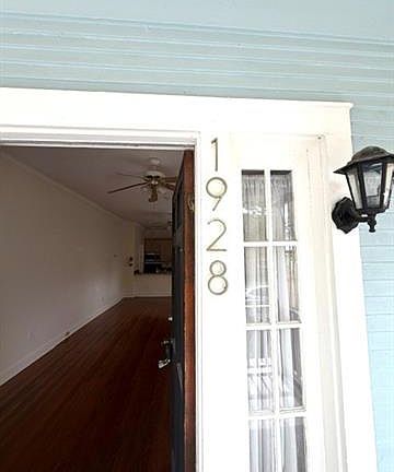 3rd image of 1928 Burdette St