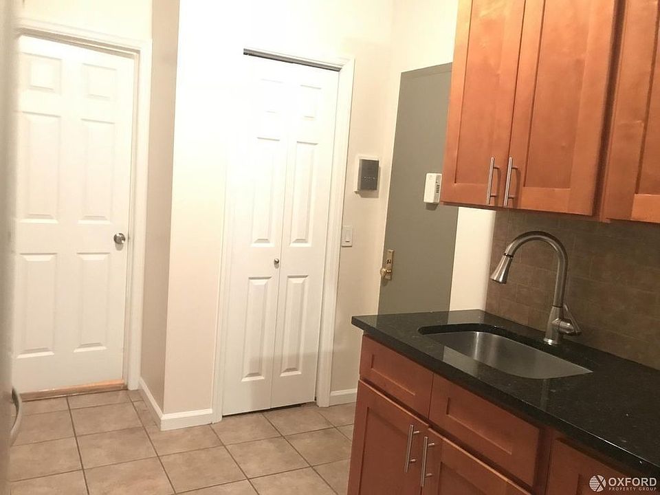 2nd image of 320 E 59th St APT 4D