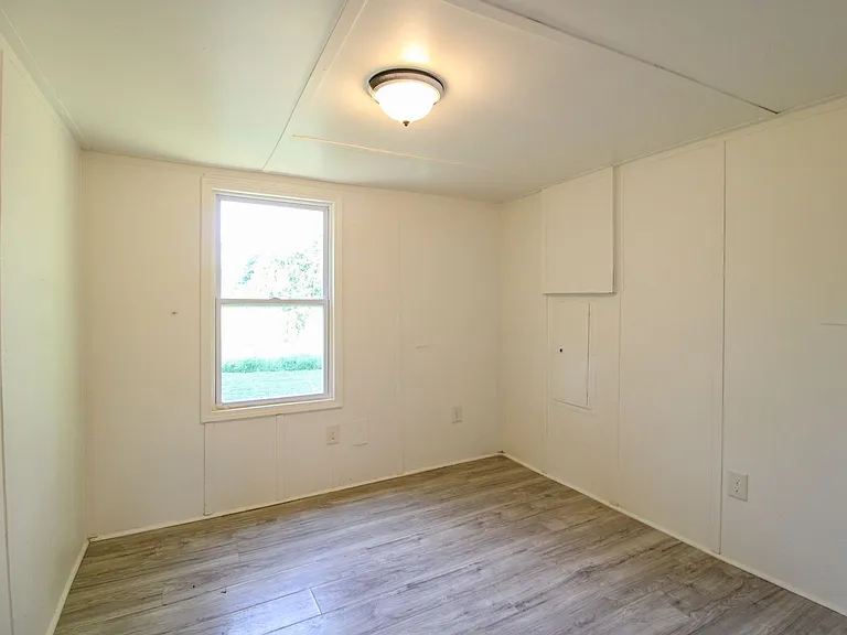15 Simpson Rd — Photo 8