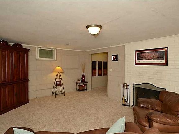 4th image of 4496 N Washington Blvd