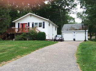 10 Canton St, Bradford, RI 02808