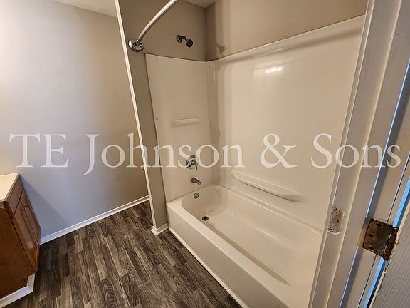 5th image of 313 Meredith Dr #8