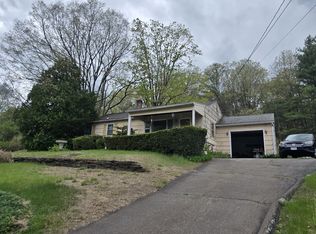 242 Hendrick St, Easthampton, MA 01027