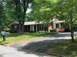 1215 Morgan Dr, Reidsville, NC 27320