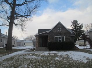 204 E 1st Ave, Donahue, IA 52746