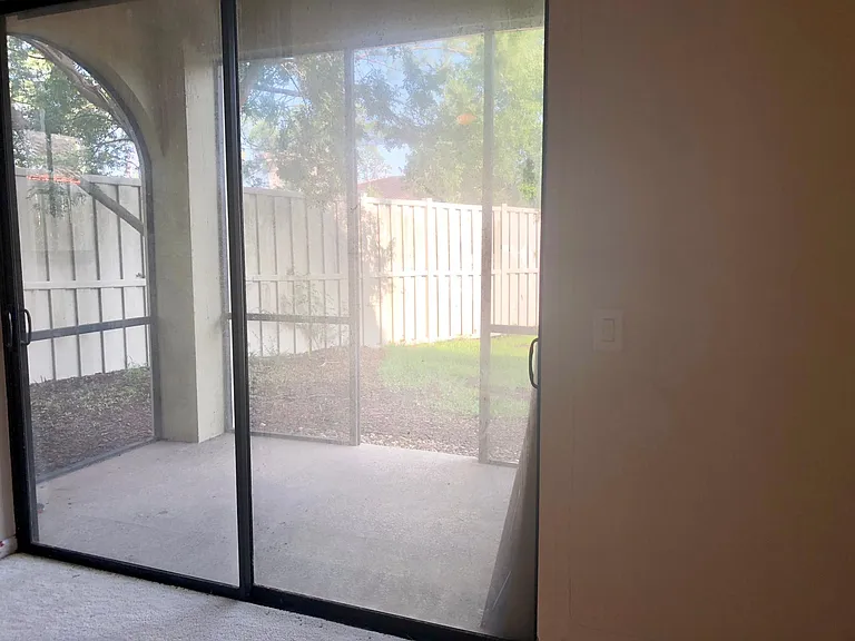405 La Travesia Flora St #101 — Photo 14