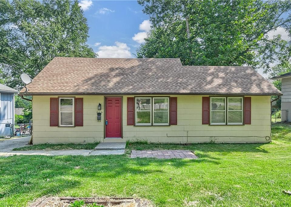 1st image of 909 S Logan Ave