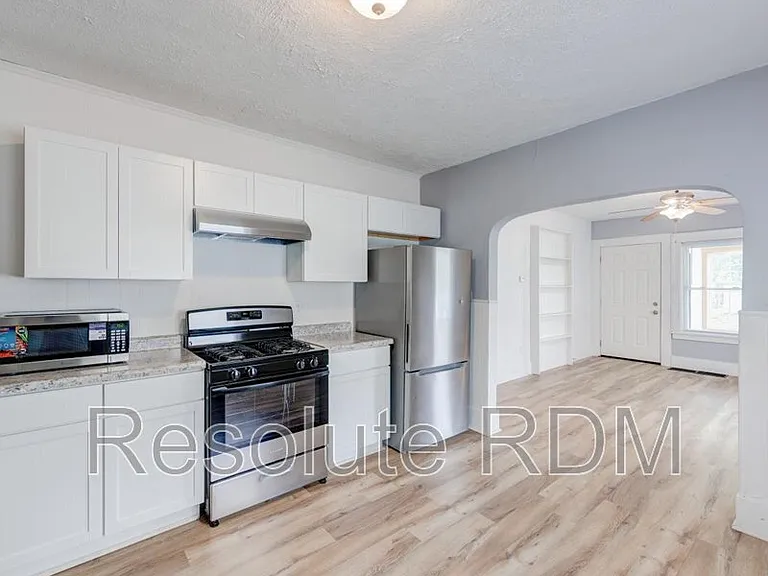 1308 E Taylor St — Photo 13