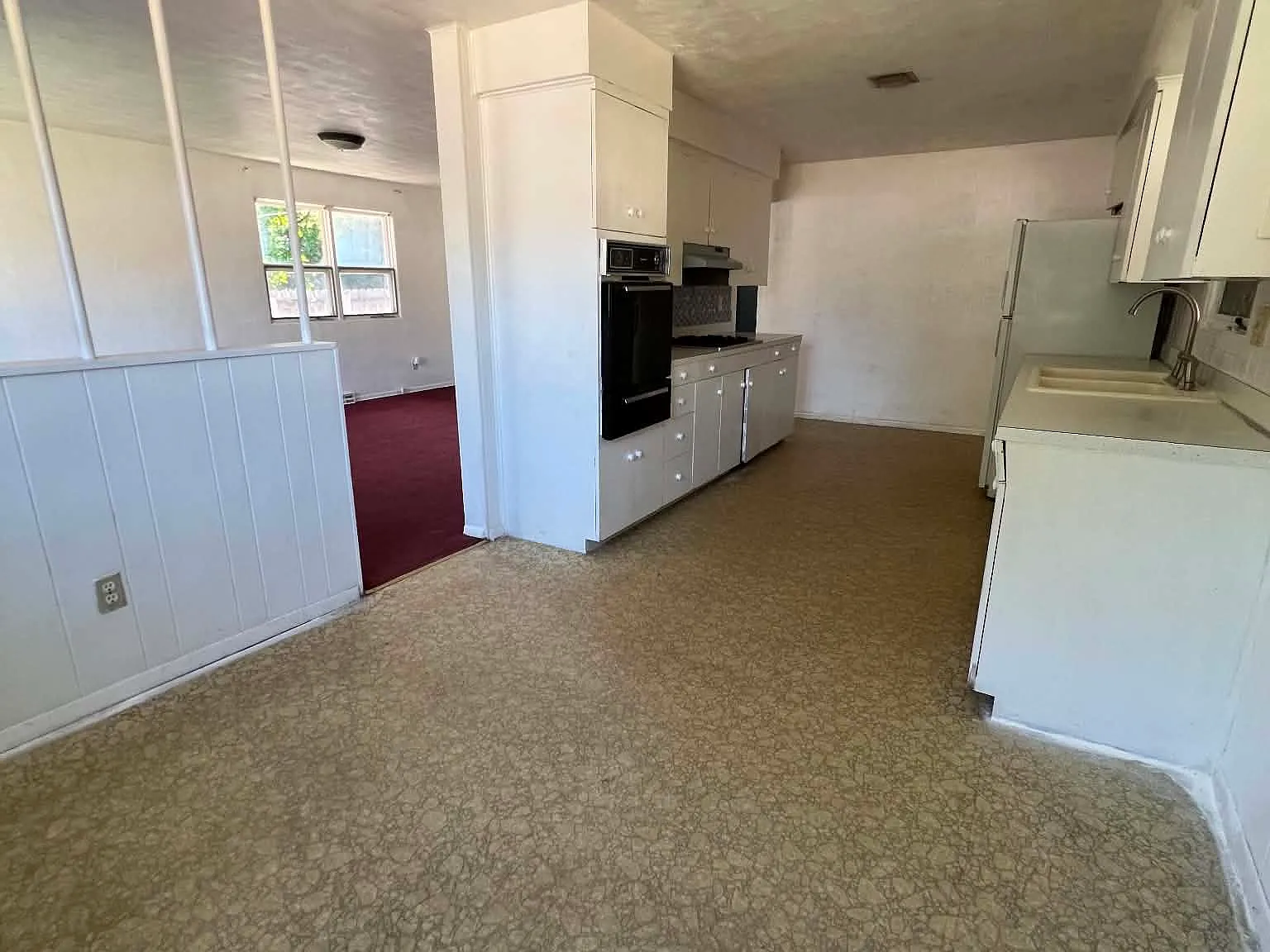 5 bed, 1.5 bath, 1307 sqft, $1,300 — Photo 4