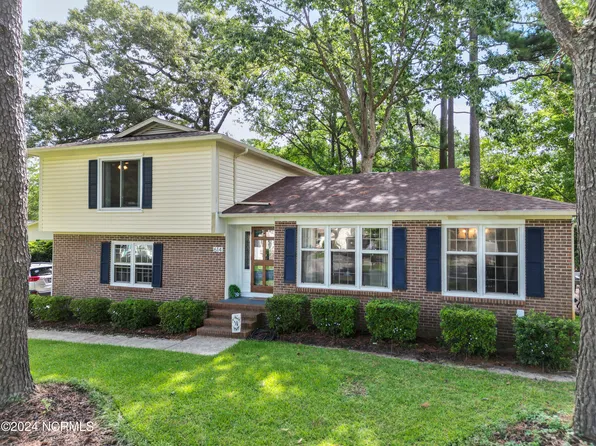 614 Clover Drive, Jacksonville, NC 28546