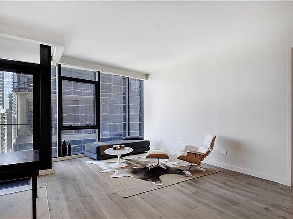 3rd image of 202 Nueces St #1705