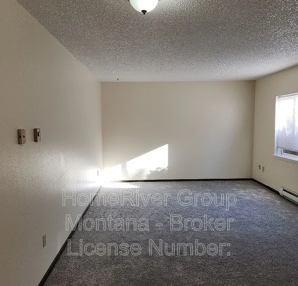 2121 S 4th St W #D — Photo 5