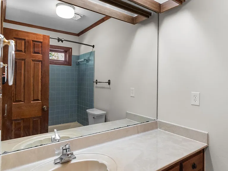 Another bathroom