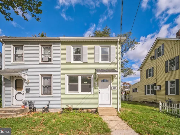 833 W 2nd St, Florence, NJ 08518