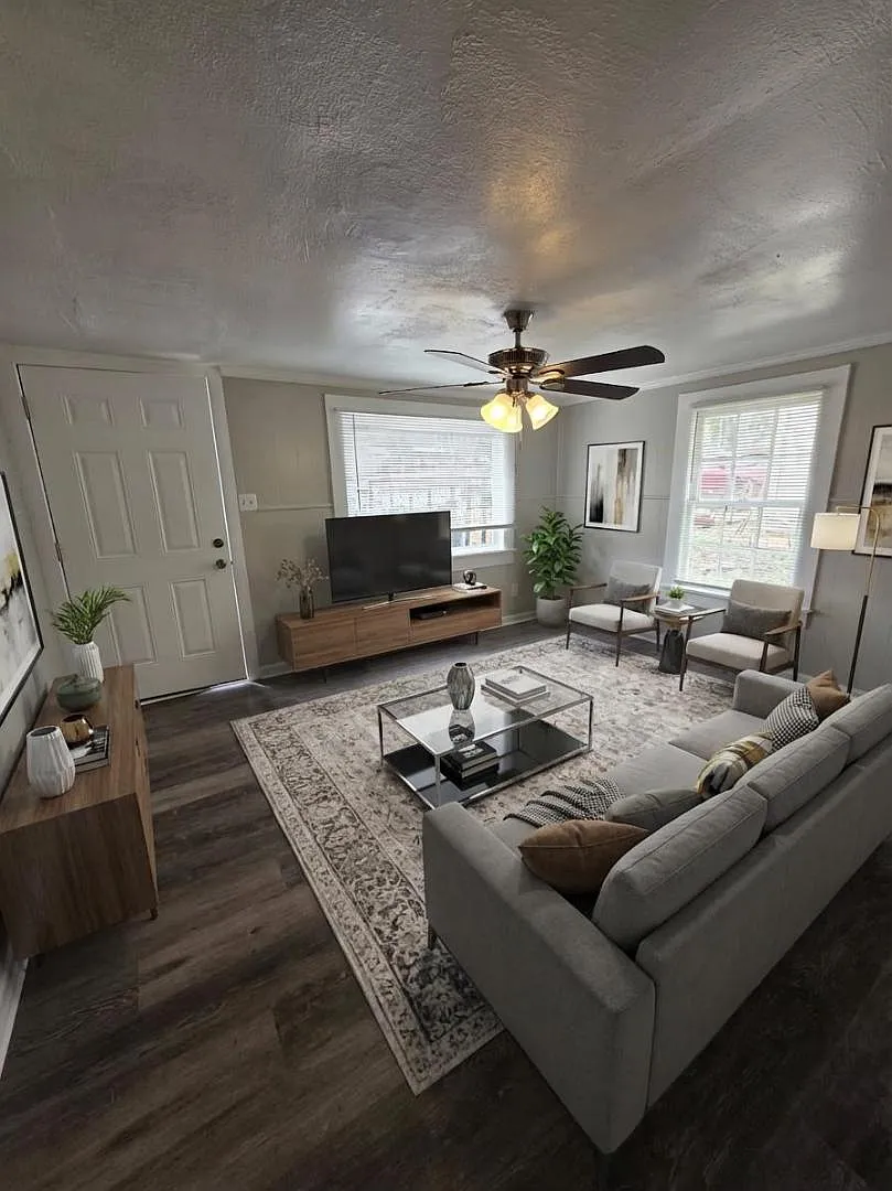 Unit Photo - 206 Hedgecock Rd
