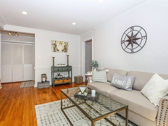 4th image of 11 Campus Pl APT Ml