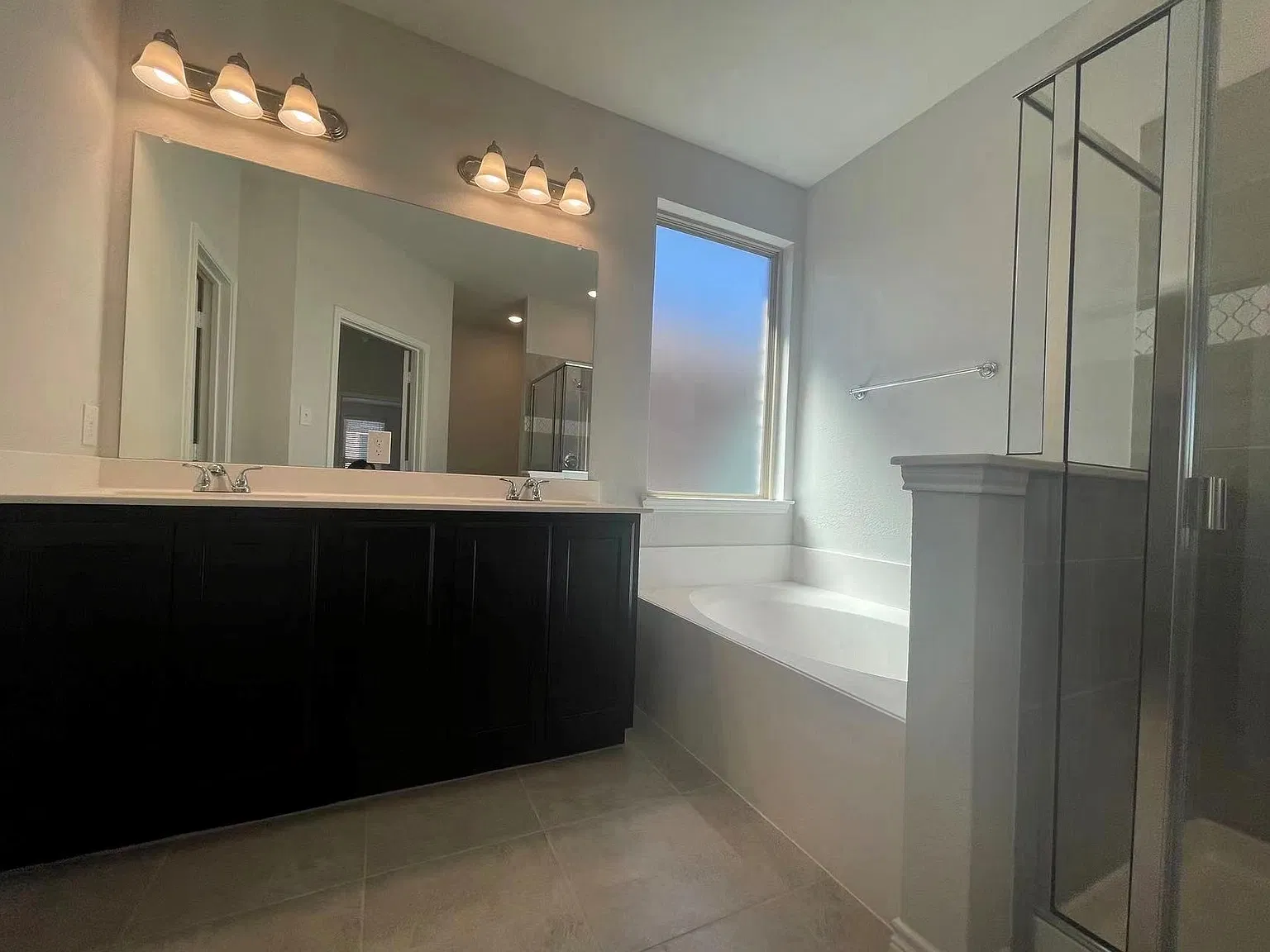 3 bed, 1557 sqft, $2,200 — Photo 4