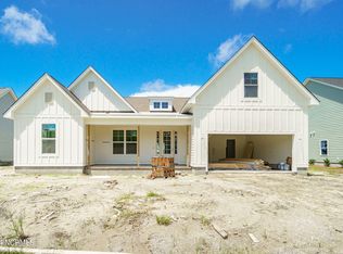 113 Windswept Ln, Beaufort, NC 28516