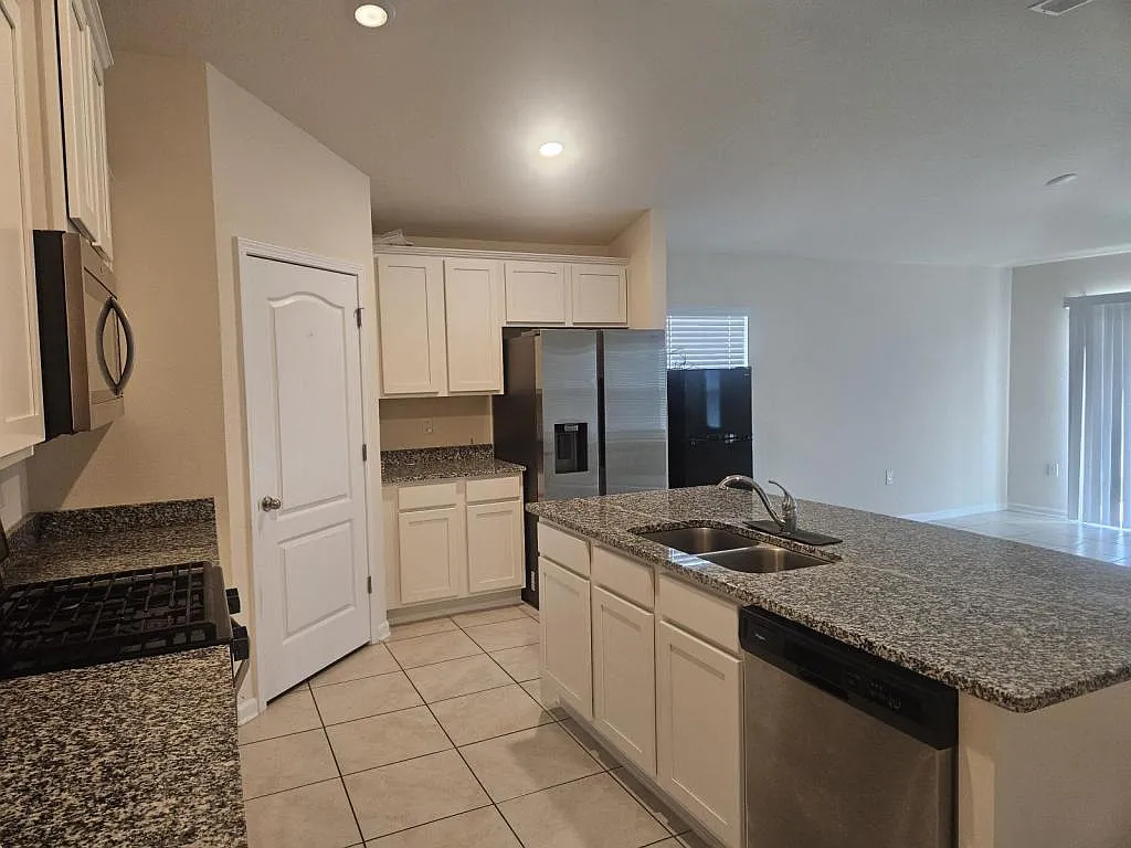 75020 Trestle Ct — Photo 2