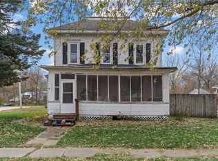 1003 Franklin St, Center Point, IA 52213