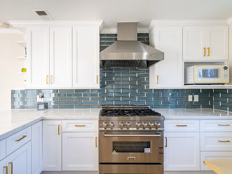1078 Fairfield Ave — Photo 8