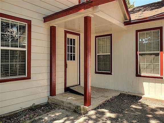 4th image of 1405 Layton Ave
