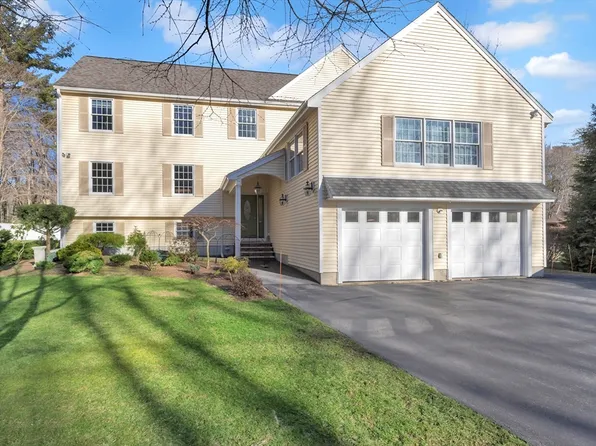 105 Hadley Rd, Merrimac, MA 01860