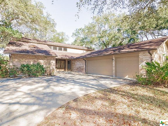 2nd image of 110 Woodhall Dr
