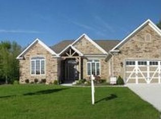 1140 Laurel Green Dr NE, North Canton, OH 44720