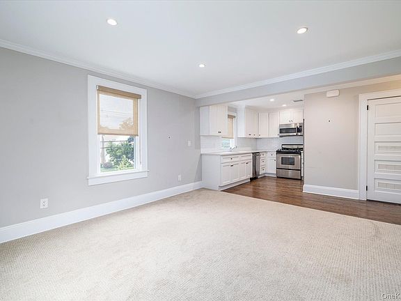 5th image of 42 Woodland Ave