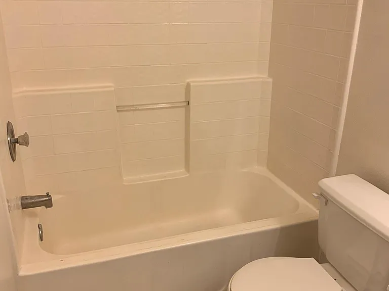 486 W Pacific Dr #4 — Photo 14