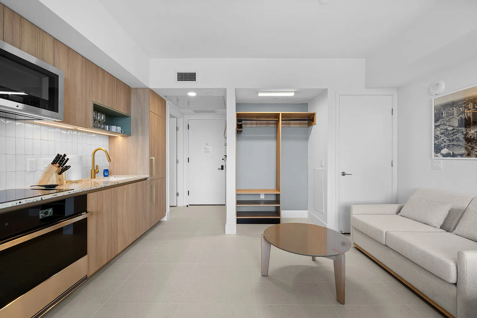 Studio, 1.0 bath, 365 sqft, $2,385 — Photo 2