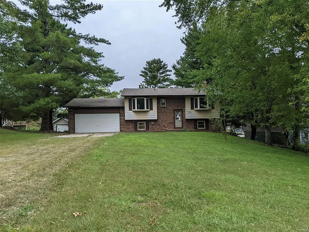 720 Riviera Cir photo 1