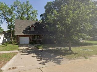 106 W Saline St, Lindsborg, KS 67456