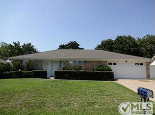 8525 Brookview Dr, North Richland Hills, TX 76182