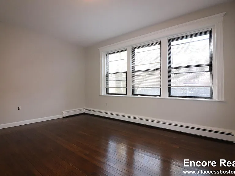 25 Stearns Rd #4 — Photo 10