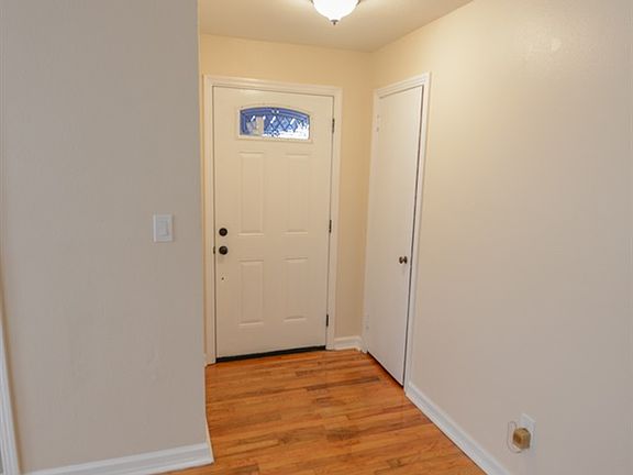 2nd image of 2225 Amelia Cir