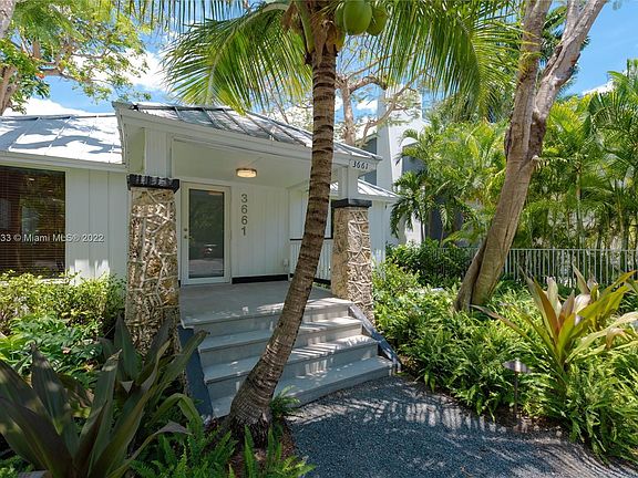 3rd image of 3661 Poinciana Ave #3661