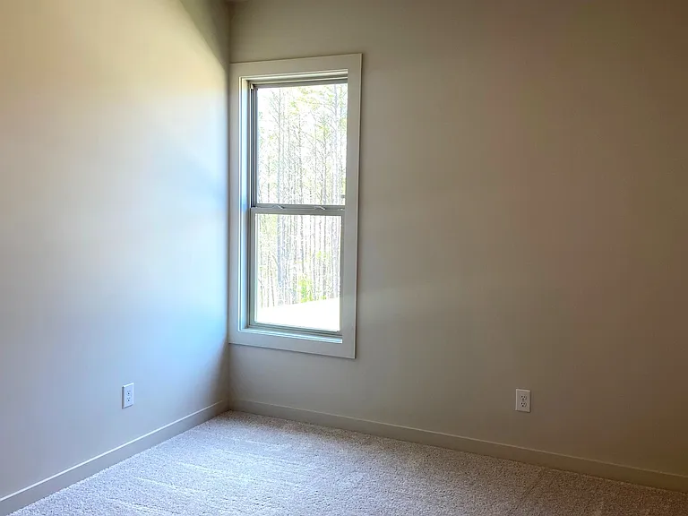 1694 Thatcham Ln — Photo 30