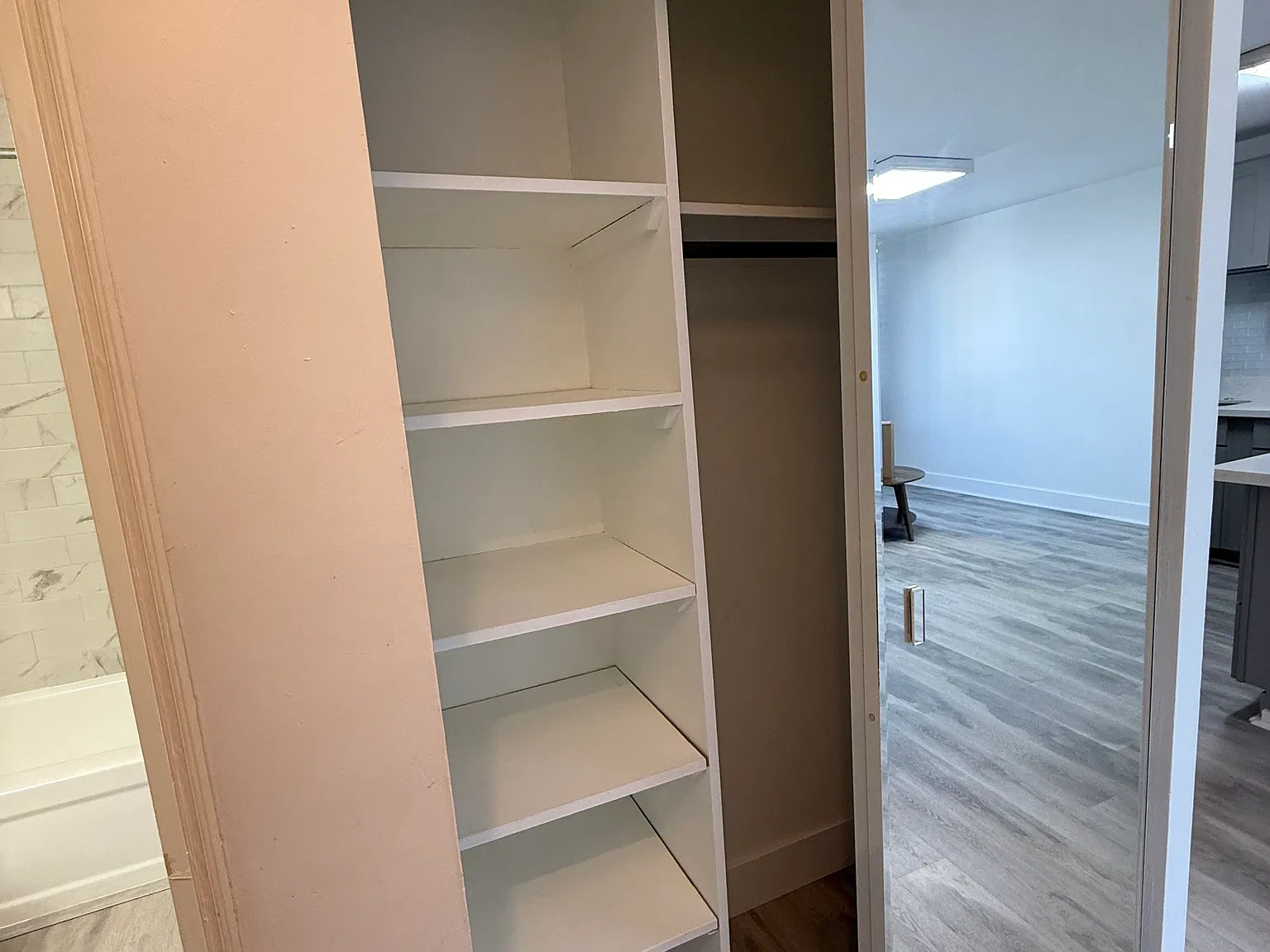 1 bed, 594 sqft, $2,700 — Photo 4