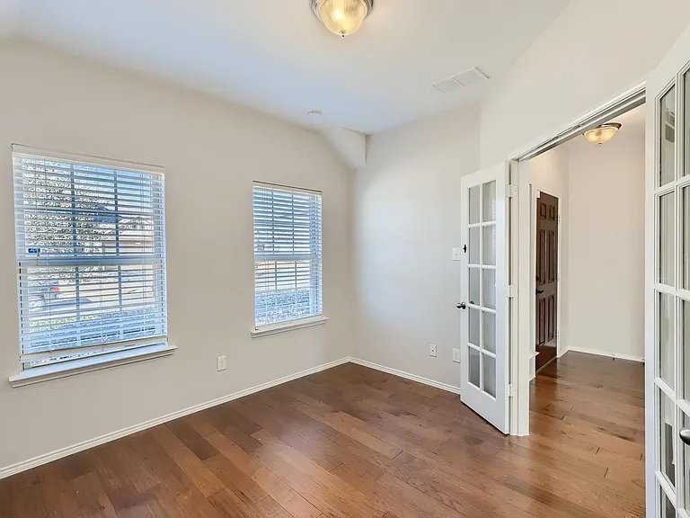 1270 Lasso Dr — Photo 8