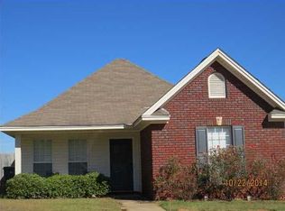 175 Ridgeview Dr, Millbrook, AL 36054