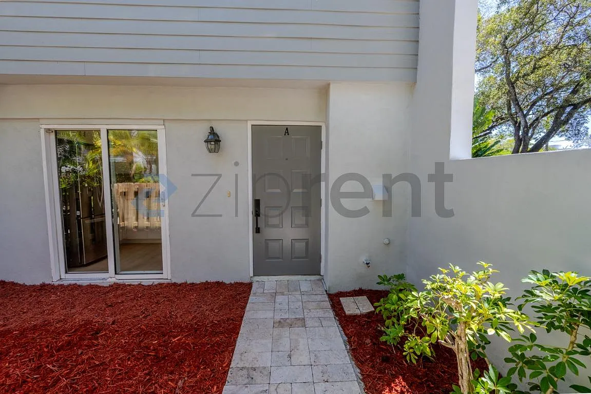 2 bed, 1.5 bath, 1120 sqft, $4,500 — Photo 4