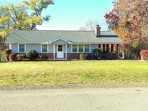2nd image of 221 Blackridge Dr