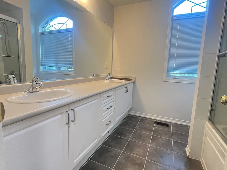 1075 Bur Oak Ave — Photo 8