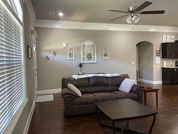 5th image of 140 Hearthstone Cir