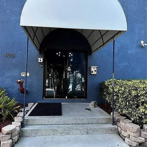 105 S Riverside Dr #303 — Photo 11