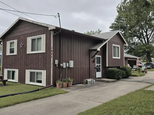 1007 Mabel St, Oskaloosa, IA 52577