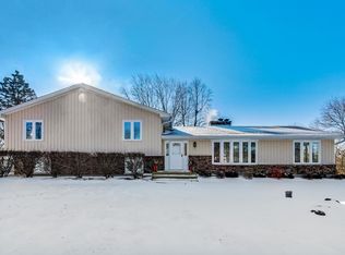 27081 W Lakeview Dr S, Lake Barrington, IL